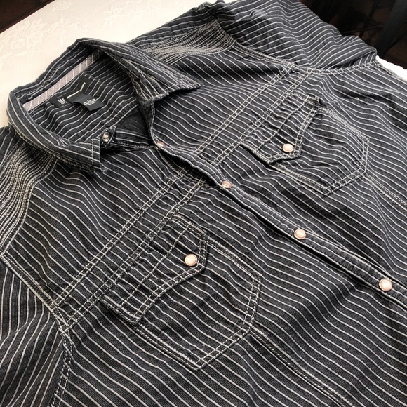 INC button down - Picture 3 of 7